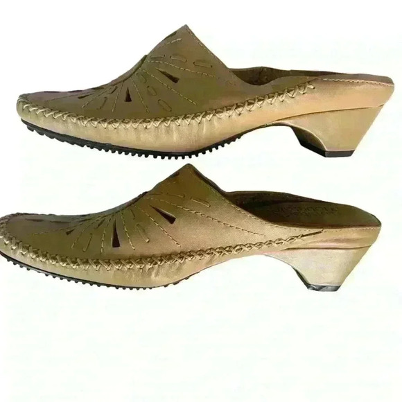 White Mountain Women’s Leather Slip on Clogs Size 7.5 Destiny Tan Career Comfort - Picture 6 of 10